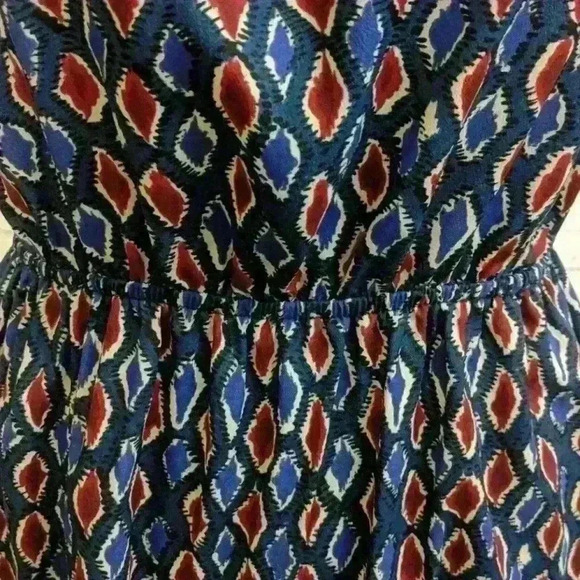 Soprano Diamond Abstract Dress - Picture 2 of 5